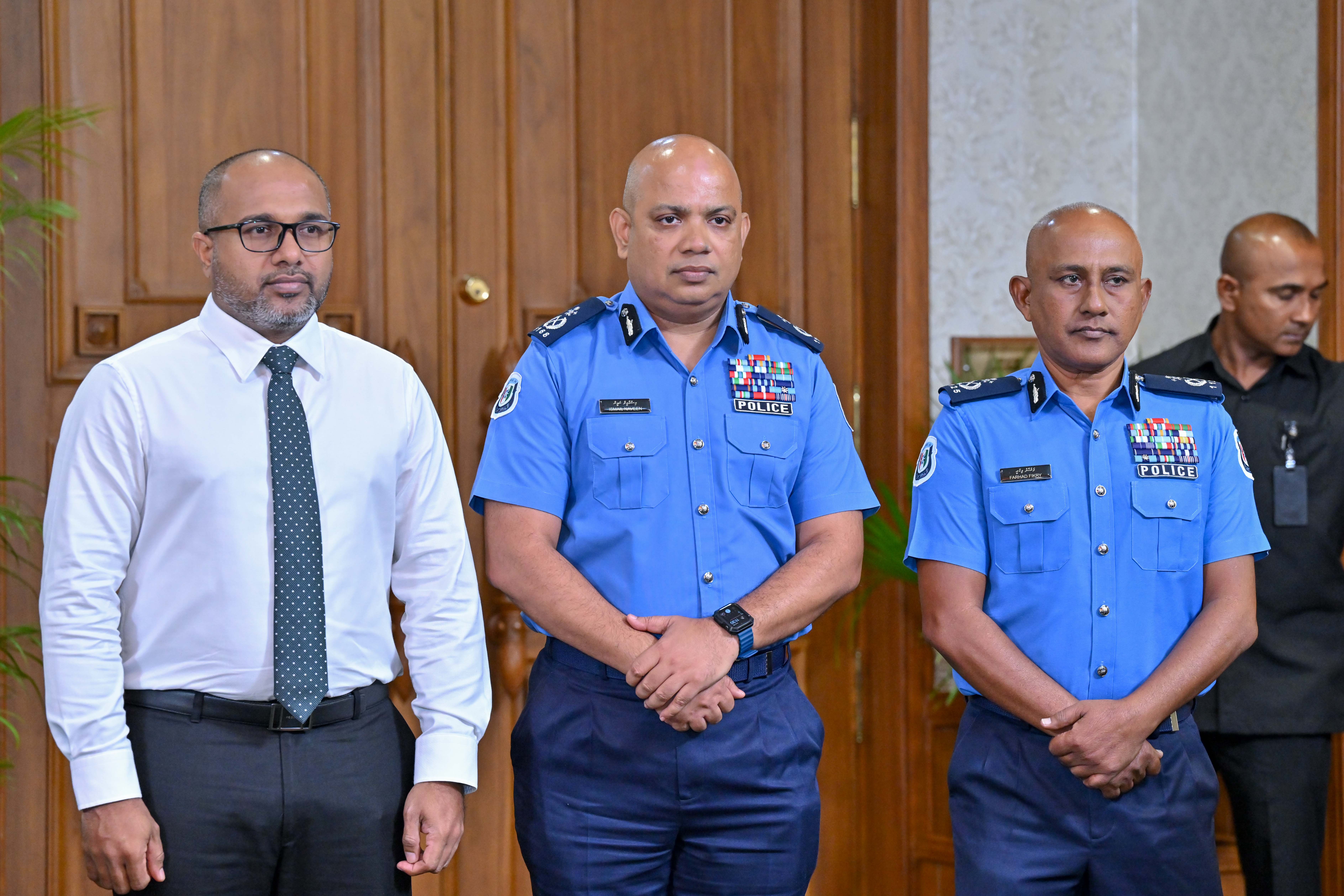 ފުލުހުންގެ ބެލުމުގެ ދަށުގައި އޮތް ފޯނަކުން ފޮޓޯއެއް ލީކުވެފައިވާކަމަށް ބުނާ ވާހަކައަކީ ދޮގެއް: ފުލުހުން