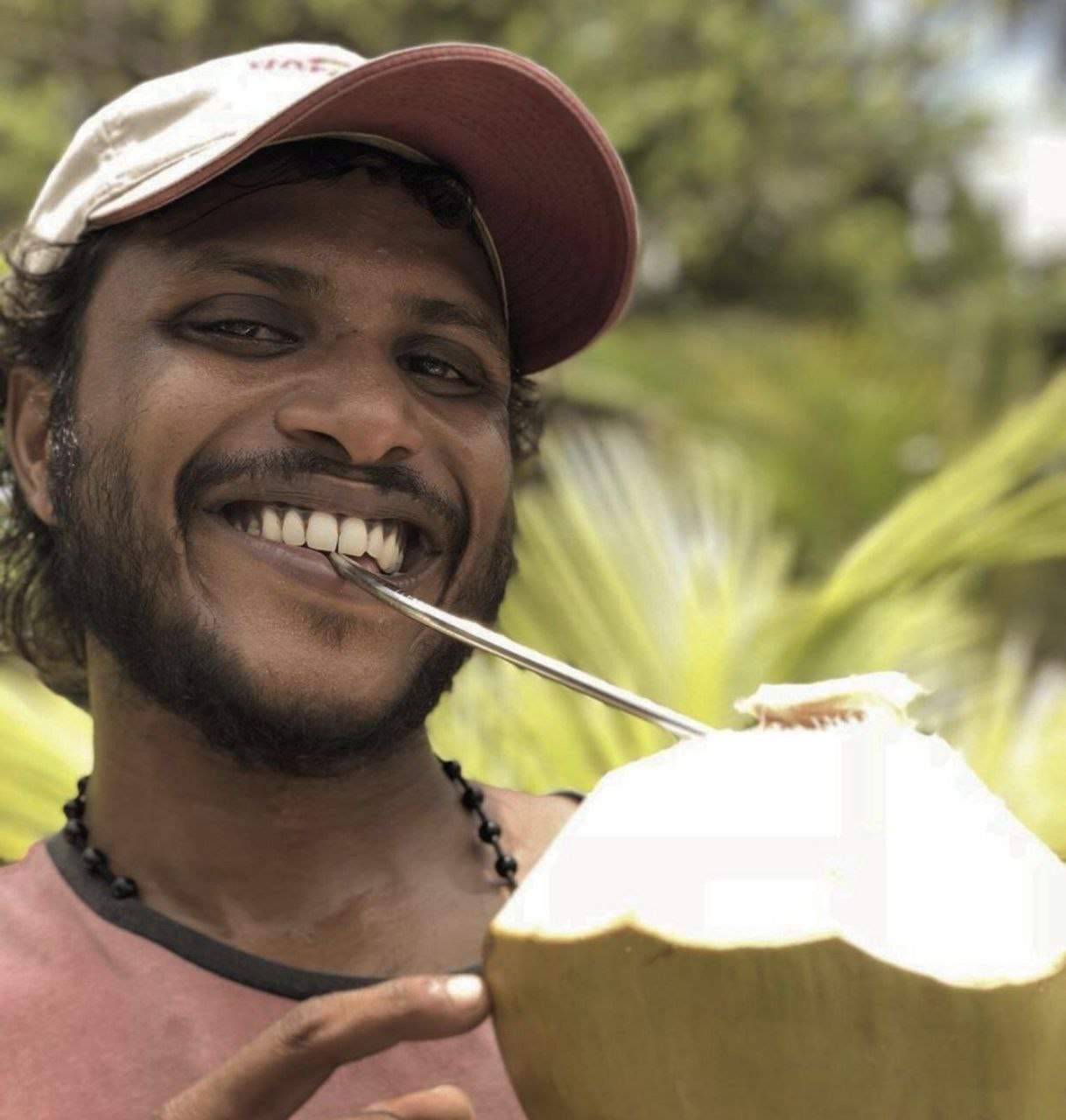 ޒުވާނެއްގެ މެޔަށް ހިބަރެއްގެ ތުންގަނޑު ހެރިގެން މަރުވެއްޖެ