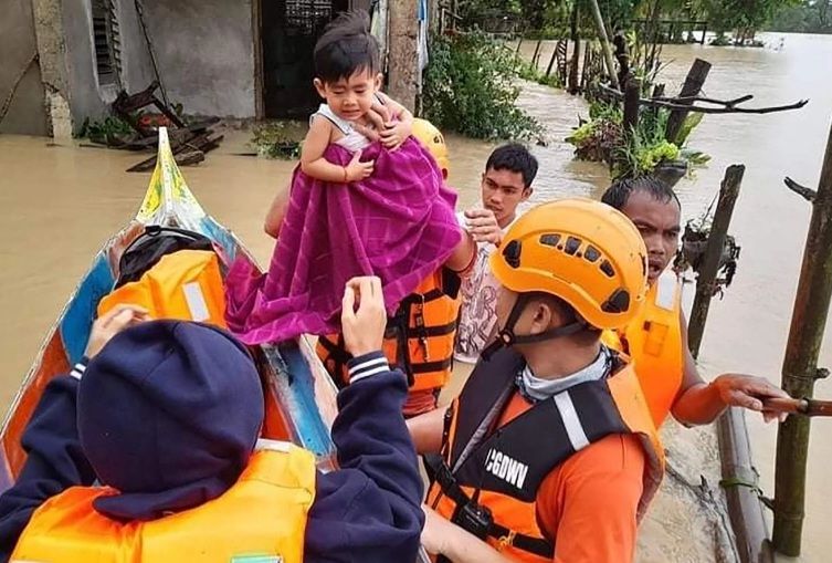 ފިލިޕީންސައް އެރި ތޫފާން މޭޖީގައި މަރުވި މީހުންގެ އަދަދު 100 އިން މައްޗަށް