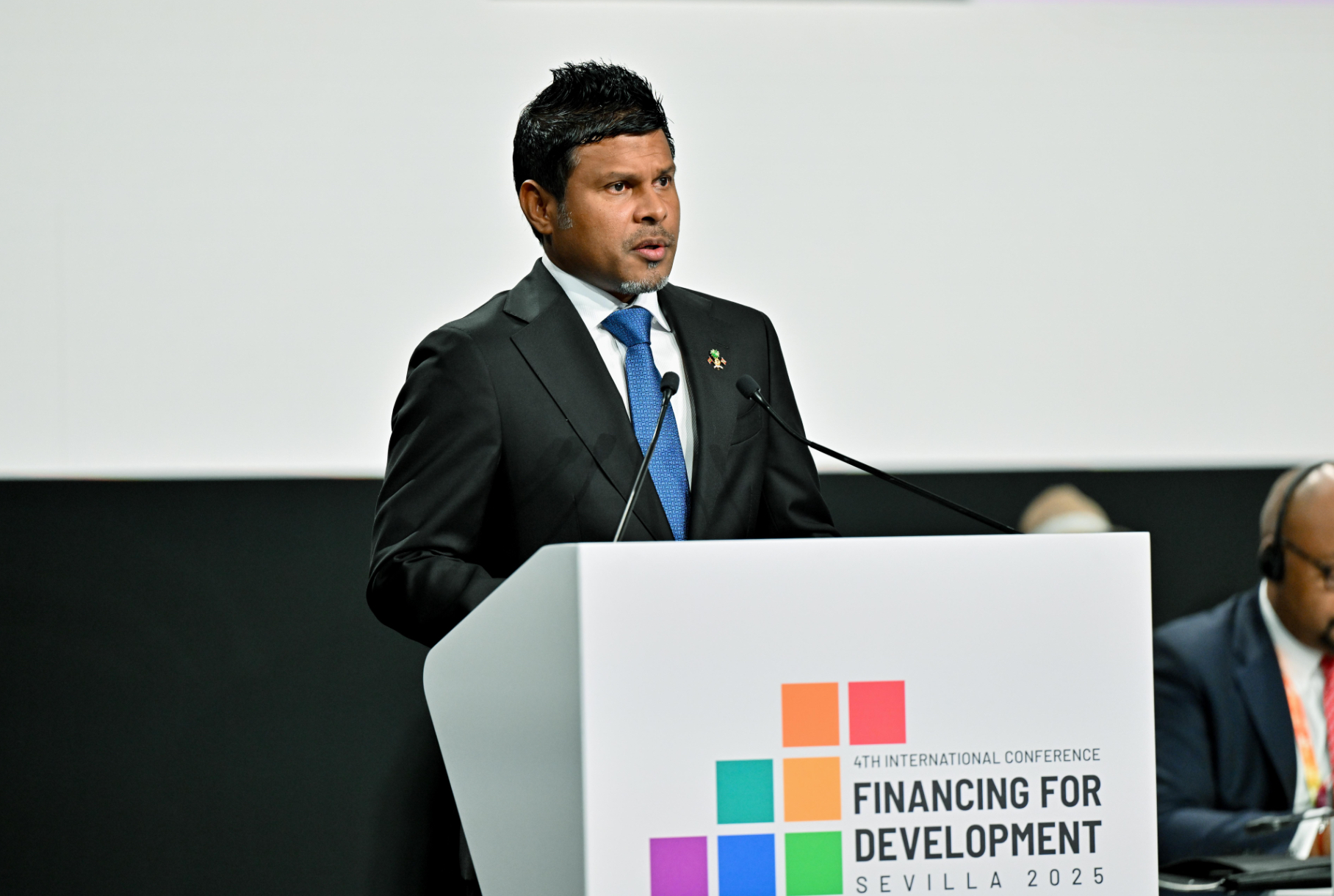 ނައިބުރައީސް ފާހަގަކުރެއްވީ، ދުނިޔޭގެ މާލީ އޮނިގަނޑު އިޞްލާޙުކުރުމަށް އަޅަންޖެހޭ ފިޔަވަޅުތައް