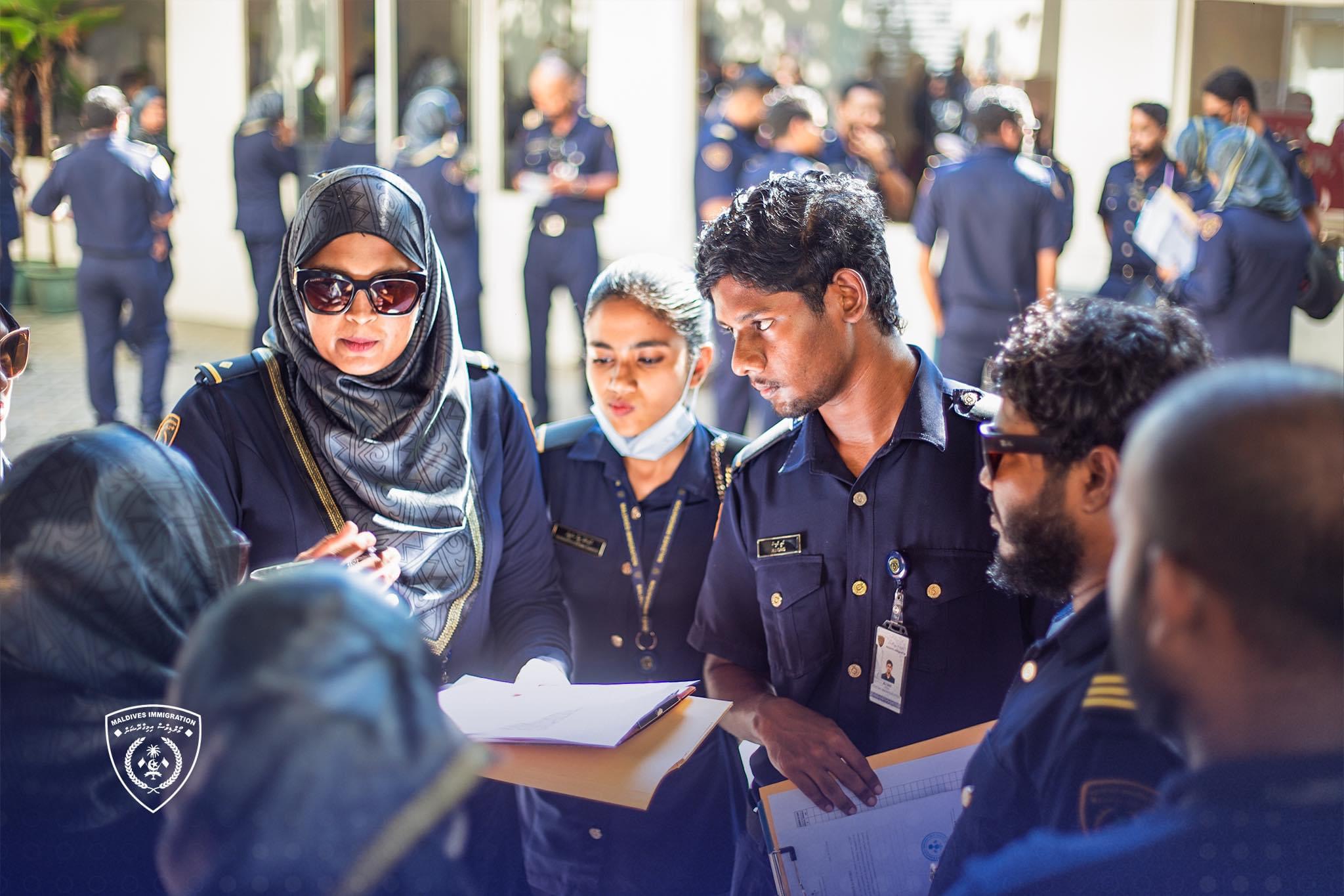 ގަވާއިދާ ޚިލާފަށް އުޅޭ 4،361 ބިދޭސީން ފުރުވާލައިފިން: އިމިގްރޭޝަން