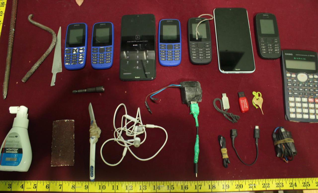 ޖަލުތަކުގައި ހިންގި އޮޕަރޭޝަންތަކުގައި ގިނަ އަދަދެއްގެ މަނާ ތަކެތި އަތުލައިގެންފި