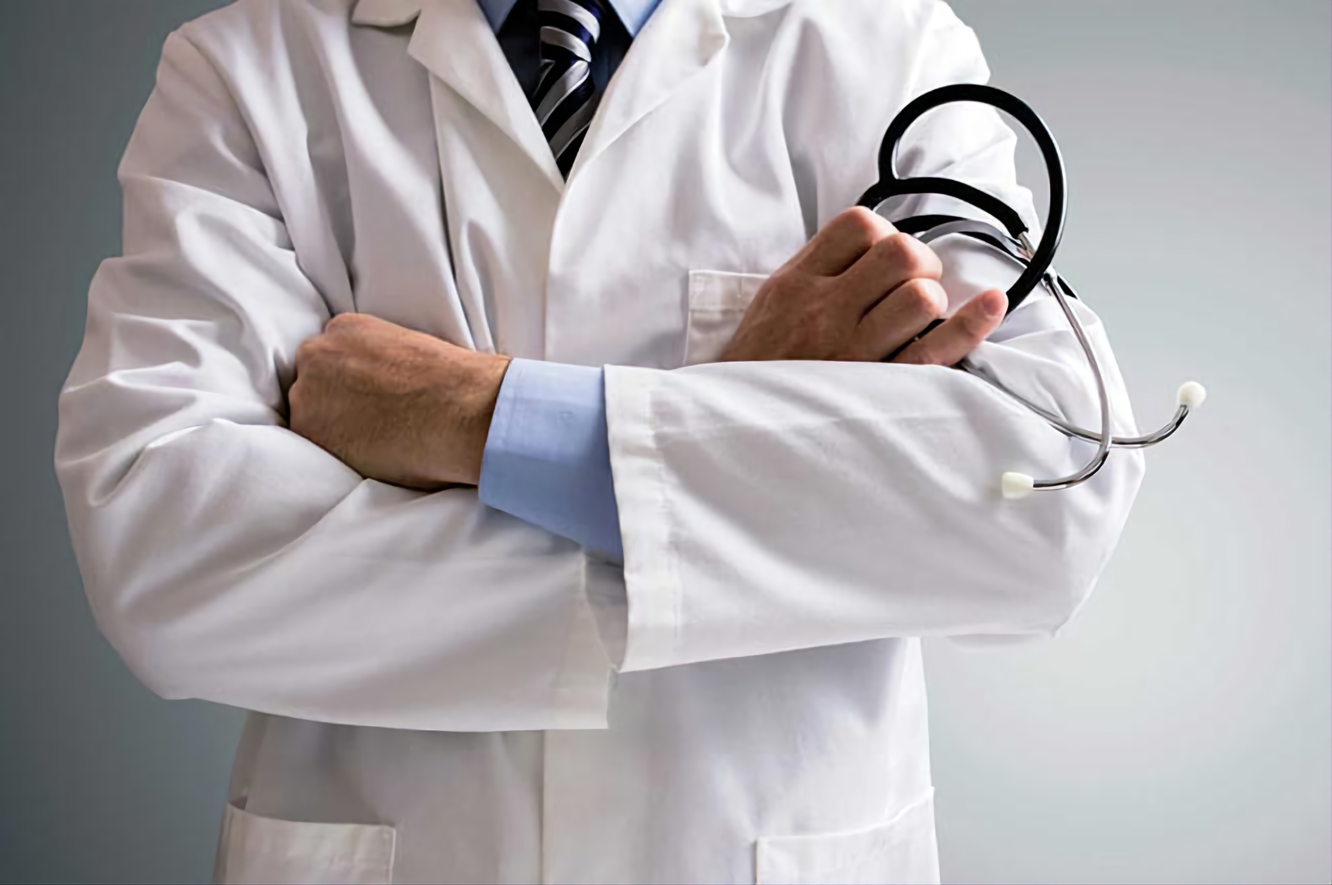 ހުއްދަނެތި ގައުމުން ބޭރަށްދާ ޑޮކްޓަރުންނަށް އަދަބު ދެނީ