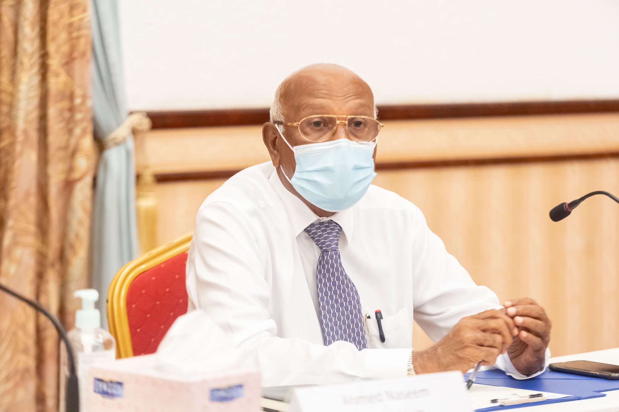 ހެލްތް މިނިސްޓަރު އަހުމަދު ނަސީމް