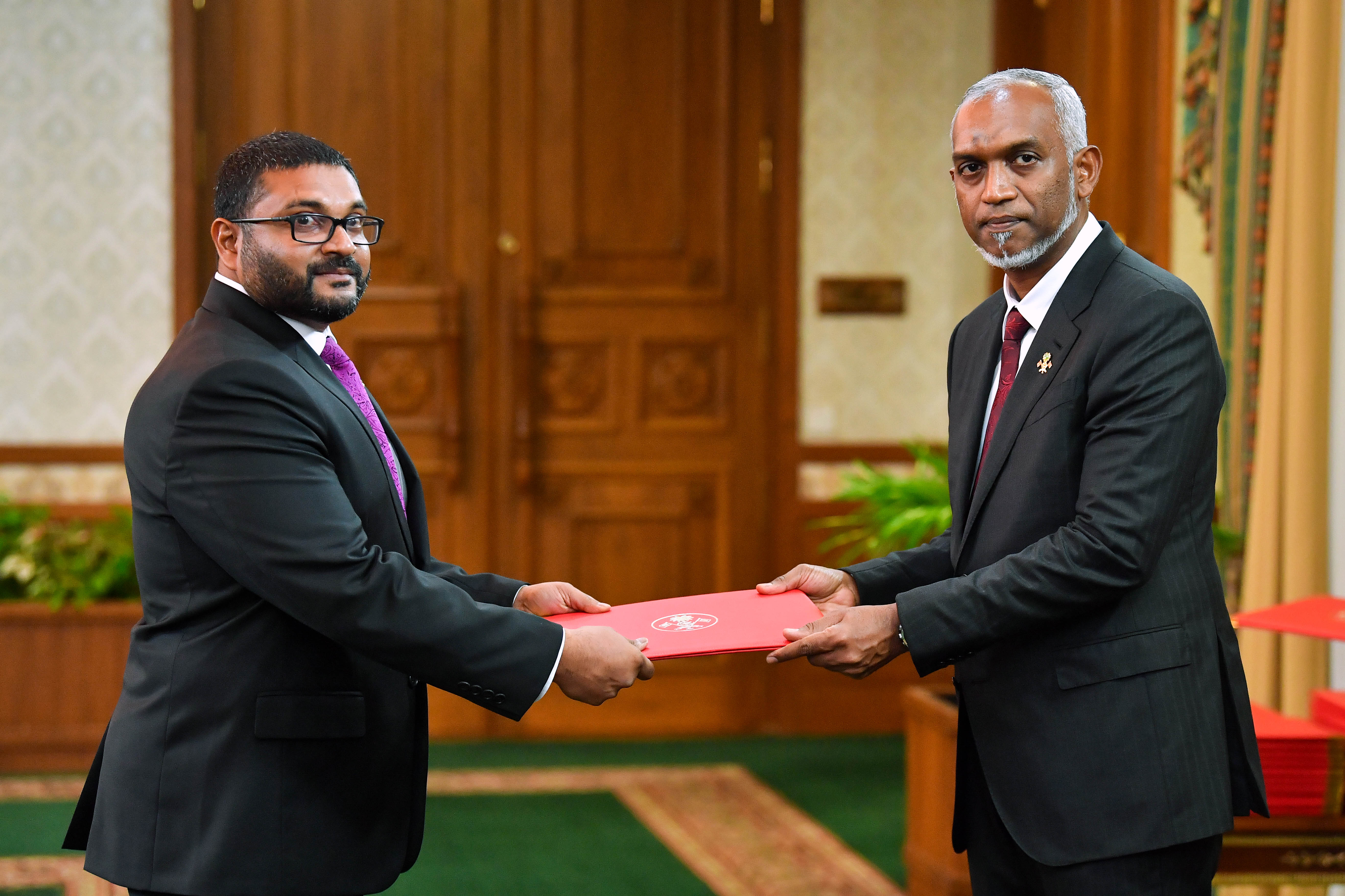 ރައީސް މުއިއްޒުއާއެކު ކުރިއަށް ވަޑައިގަތުމަށް ޣައްސާން ގޮވާލައްވައިފި