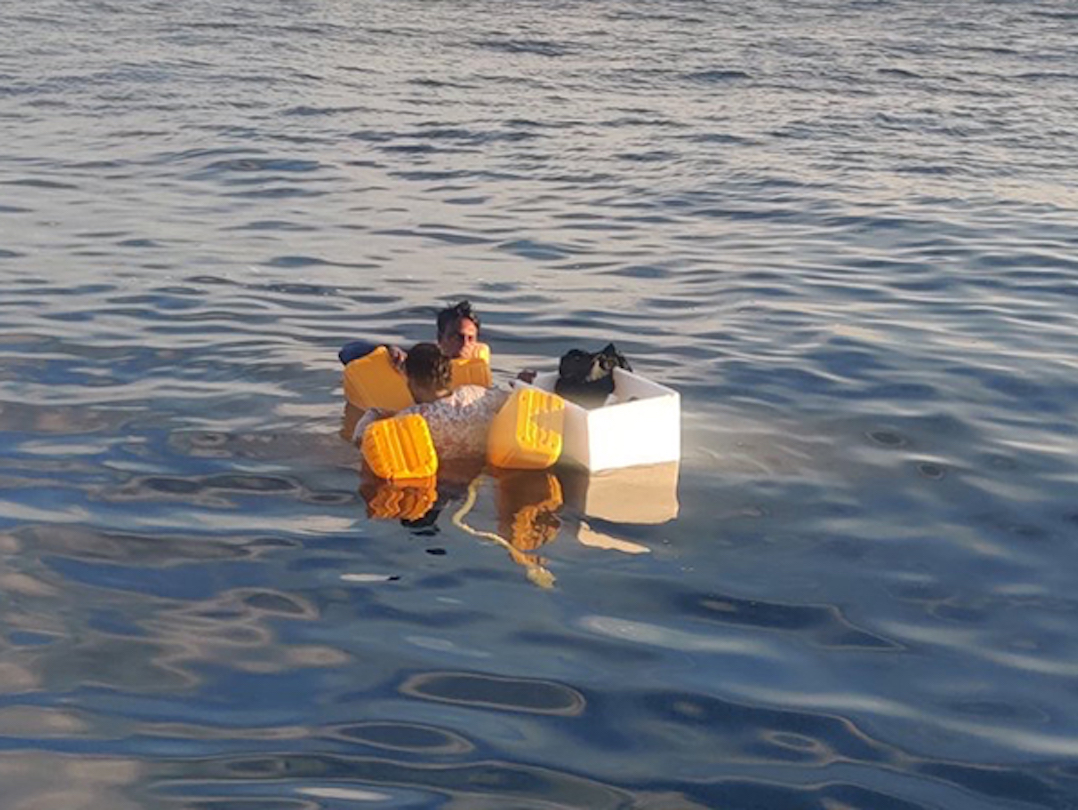 ދޯނިން ކަނޑުވެ ގެއްލުނު ދެ މީހަކު ފެނިއްޖެ