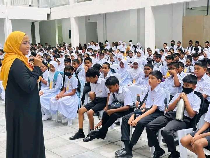 މިނިސްޓަރުގެ ޔަގީންކަން ކަށަވަރެއް ނުވި: ކިޔެވުން ފެށުނުއިރުވެސް ގިނަ ދަރިވަރުން ތިބީ ފޮތްތައް ނުލިބި!