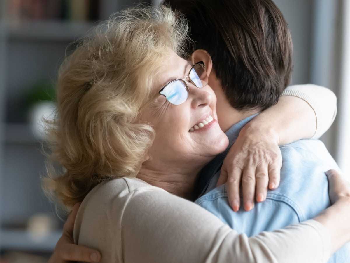 ލޯބިވާ މީހުންގައިގައި ބައްދާލުމަކީ ޞިއްޙަތަށް ފައިދާހުރިކަމެއް