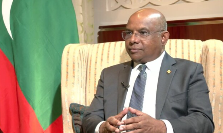 ޑިމޮކްރެސީ ދުވަހު ފެންނަމުންމިދަނީ ބުރަ މަސައްކަތުން ހޯދި މިނިވަންކަން ފުނޑުވަމުންދާތަން: ޝާހިދު