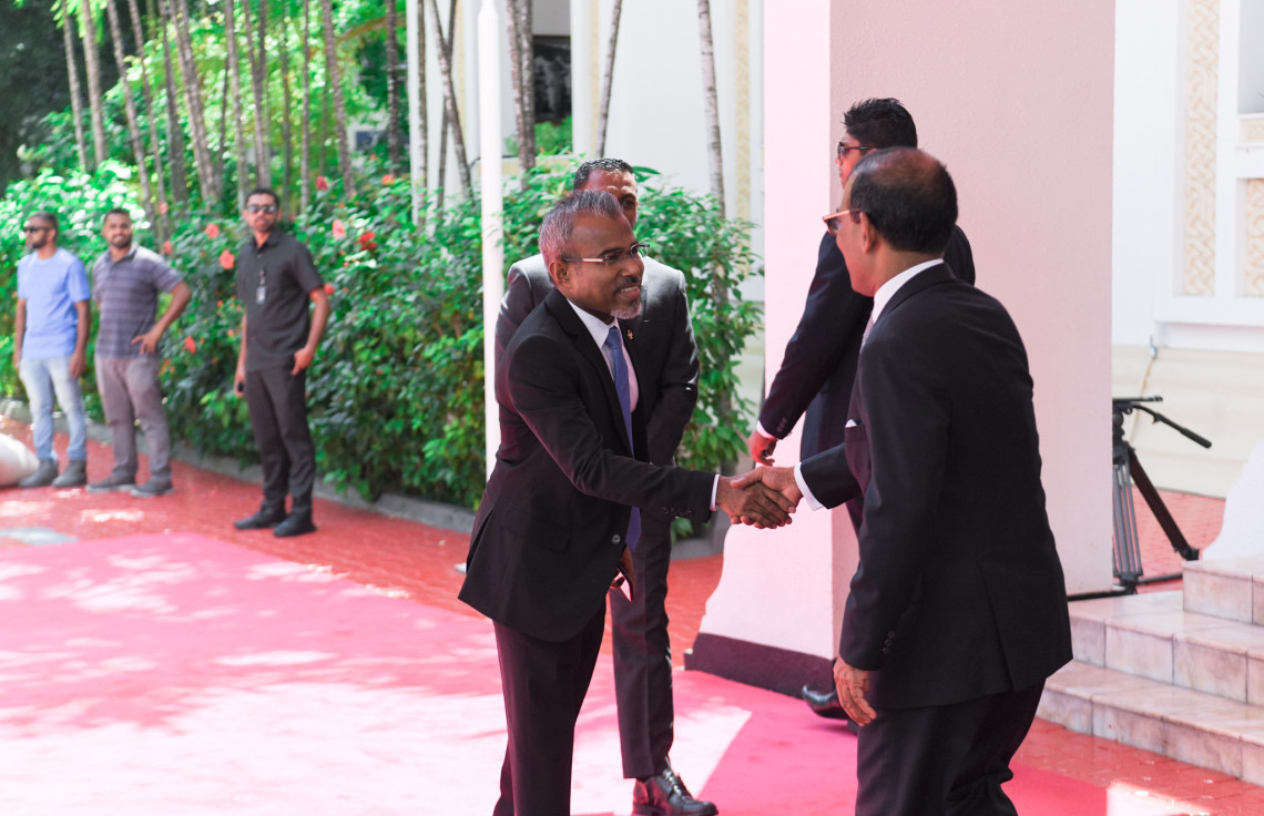 ބަންޑާރަނައިބު ލިޔުމުން ޖަވާބުދެއްވުމުން ޚިޔާލު ތަފާތުވެ މަޖިލީސް މެދުކަނޑާލައިފި