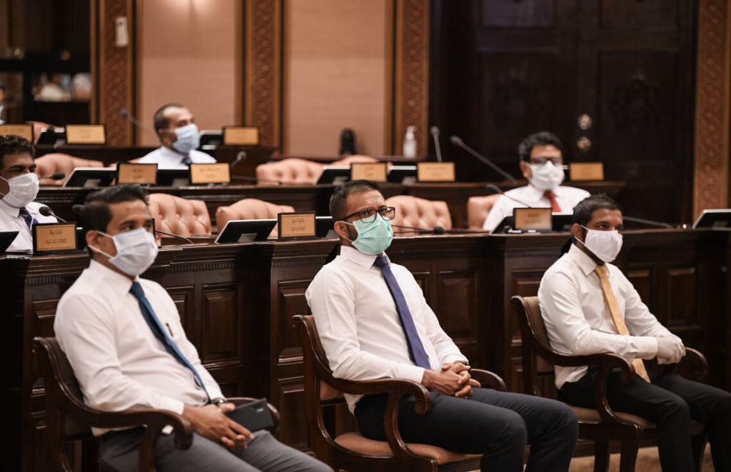 ނަފުރަތުގެ ކުށް ކަނޑައަޅާ ބިލު އަނބުރާ ކޮމިޓީއަށް ފޮނުވަން އެމްޑީޕީން ނިންމައިފި