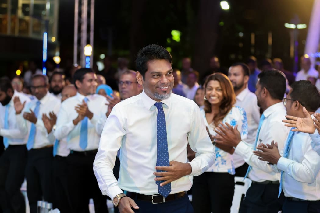 ބޭހަށް ޖެހިއްޖެ؛ ދެން ލިބޭނީ ވަގަށް ބޭސް އެތެރެވަމުންދާ ޚަބަރު: އަމްރު