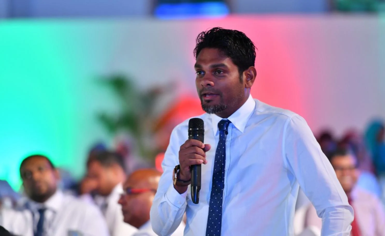 ގާނޫނު އަސާސީ ފުރިހަމައެއް ނޫން؛ ވެރިކަން ރައްޔިތުންނާ ގާތަށް އަންނަންޖެހޭ: އަމްރު