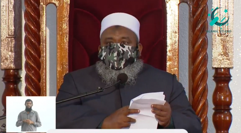 ނަމާދަށް ސަފު ހެދުމުގައި ގައިދުރު ކުރަންވީ ސަބަބެއް ރާއްޖޭގައި ނެތް: ޑރ. އިޔާޒް