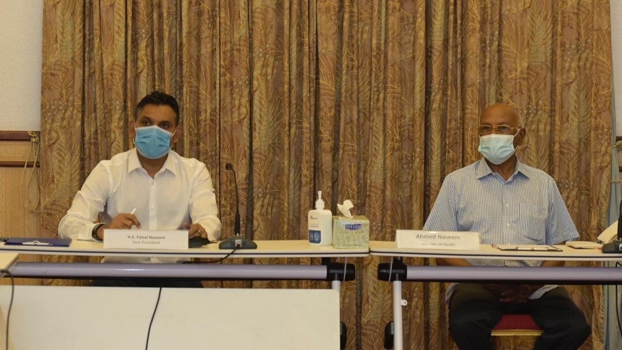 އަމިއްލަ އޮފީސްތަކުގެ މުވައްޒަފުންވެސް ގޭގައި ތިބެގެން މަސައްކަތް ކުރުމަށް އަންގައިފި