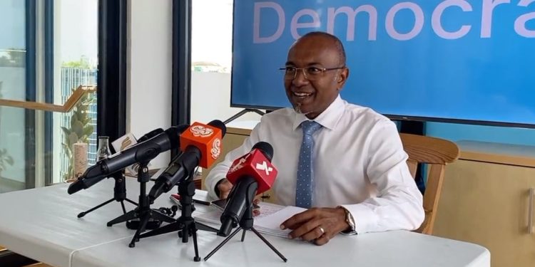 ހަސަން ލަތީފް ވިދާޅުވީ ޑިމޮކްރެޓްސްއަކީ ސަރުކާރު ކޯލިޝަން ޕާޓްނަރެއް ނޫން ކަމަށް