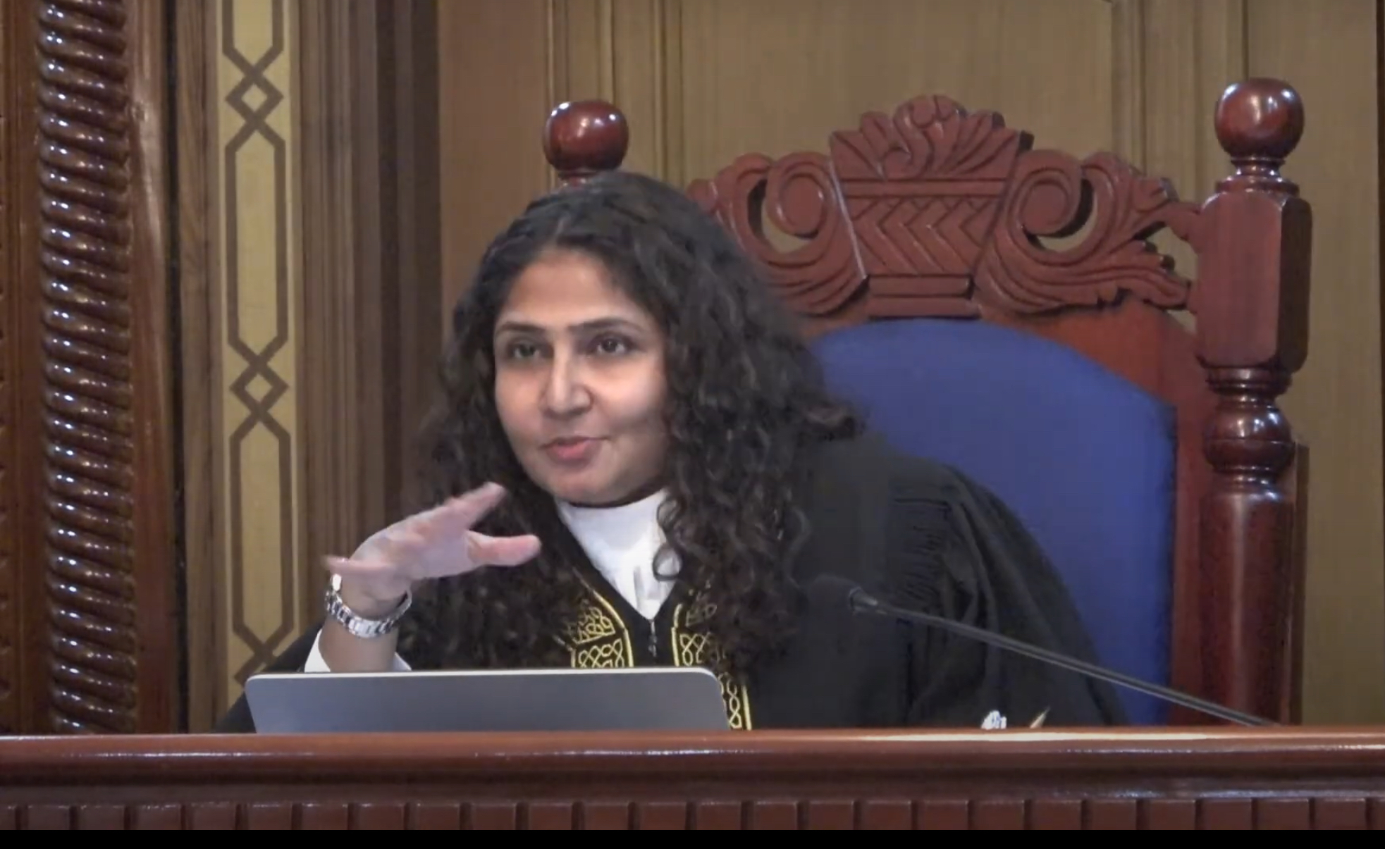 ފަނޑިޔާރުގެ ސުވާލެއް ދަޢުލަތަށް: ބާތިލް ކޮށްދިނުމަށް އެދިފައިވާ އަކުރުތަކަށް އަދިވެސް އަމަލުކުރޭތޯ؟