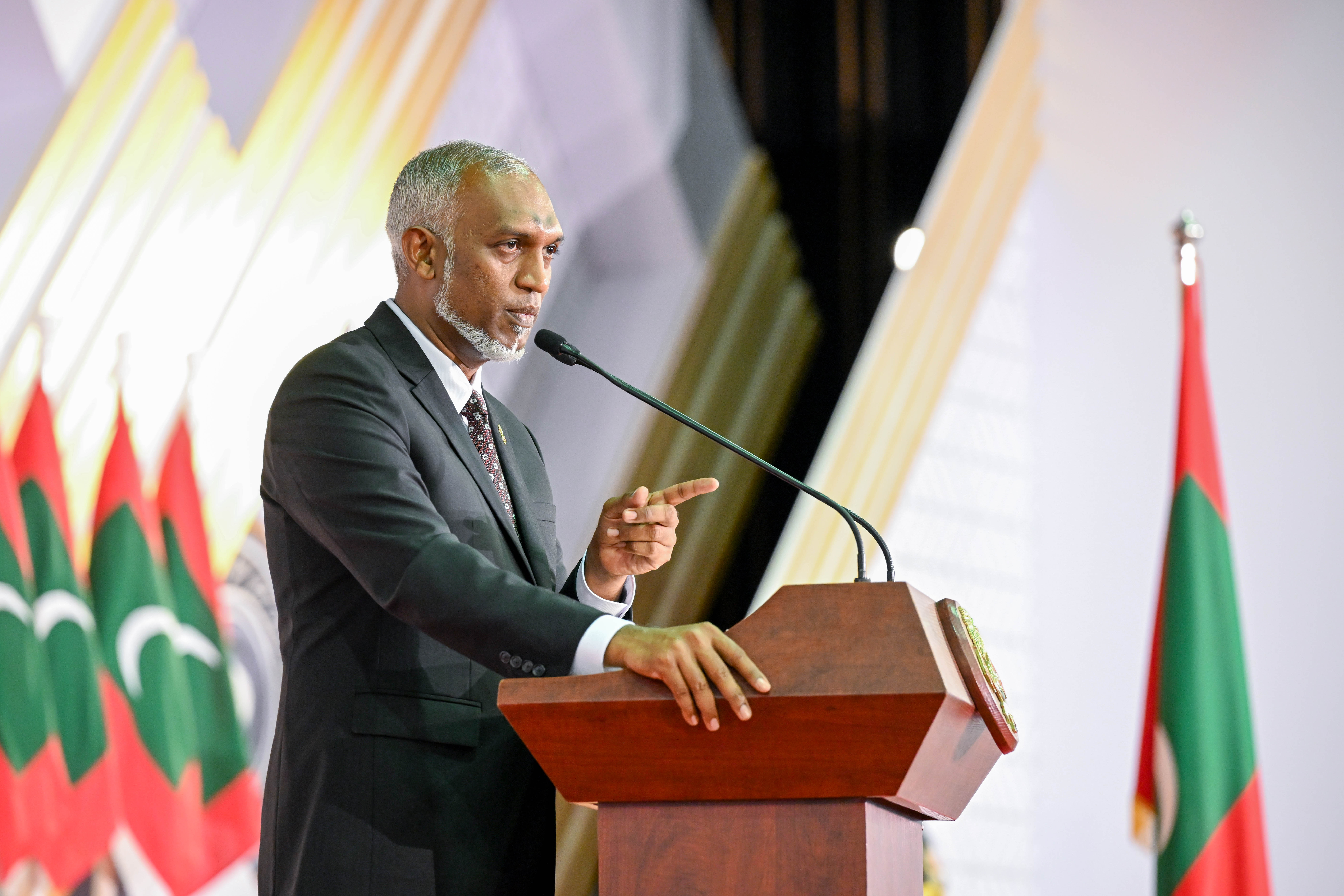 އަންނަ ނޮވެންބަރުގެ ކުރިން ސަރުކާރުން އެކި ފަރާތްތަކަށް ދޭންޖެހޭ ފައިސާދީ ނިއްމާނަން: ރައީސް