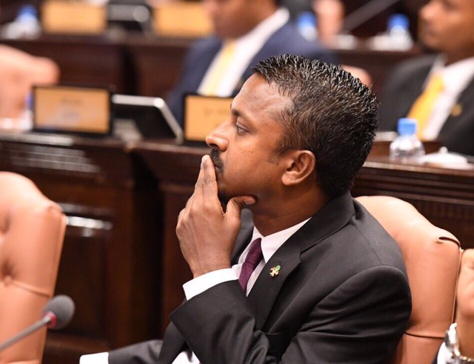 އެމްޑީޕީ ހިތްހަމަ ނުޖެހޭ ހުކުމެއްވިއްޔާ މިއޮންނަނީ ފަނޑިޔާރަށް ބިރުދައްކައި ނުފޫޒު ފޯރުވުން:  އުޝާމު