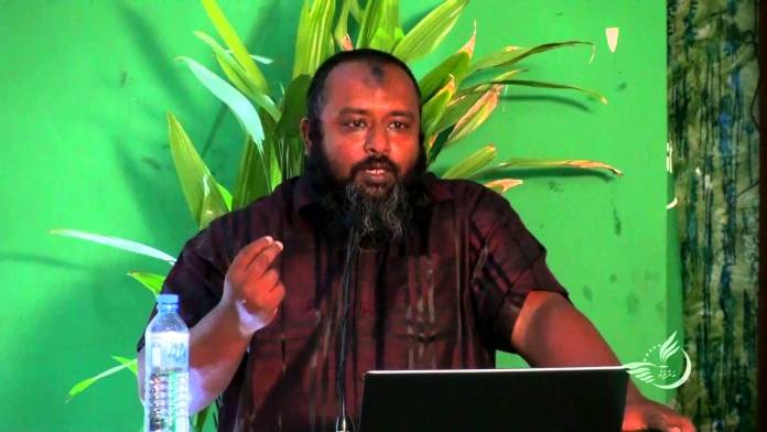 ޖަމާއަތްހަދަން ހުއްދަ ދިނުމާއެކު ސުންނަތާއެއްގޮތަށް ނަމާދު ނުކުރެވޭތީ އިޔާޒުގެ ޝަކުވާ