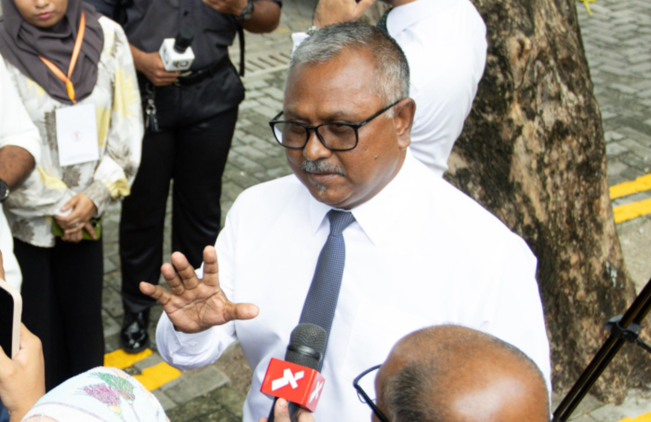 ނޫސްވެރިން އުލުބައިންދަން ފަލާހު ގޮވާލުމުން އެކަން ކުށްވެރި ކޮށްލަން ޚަލީލަށް ނުކެރުނު