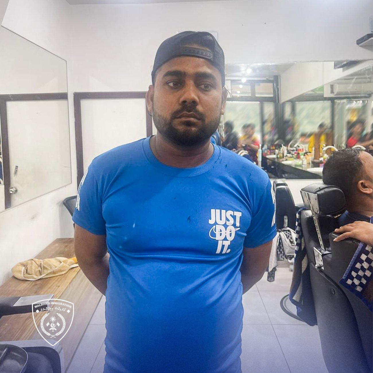 ބުޅާމަސް އަޅައިގެން ކާބޯތަކެތި ވިއްކާކަމަށް ބުނާ މީހާ އަތުލައިގަތީ ސެލޫނަކުން