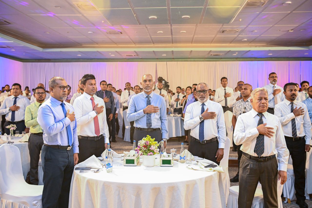 ޑރ. މުއިއްްޒުގެ ކެބިނެޓް ހުވައި ކުރެއްވުން މިރޭ 7:45ގައި