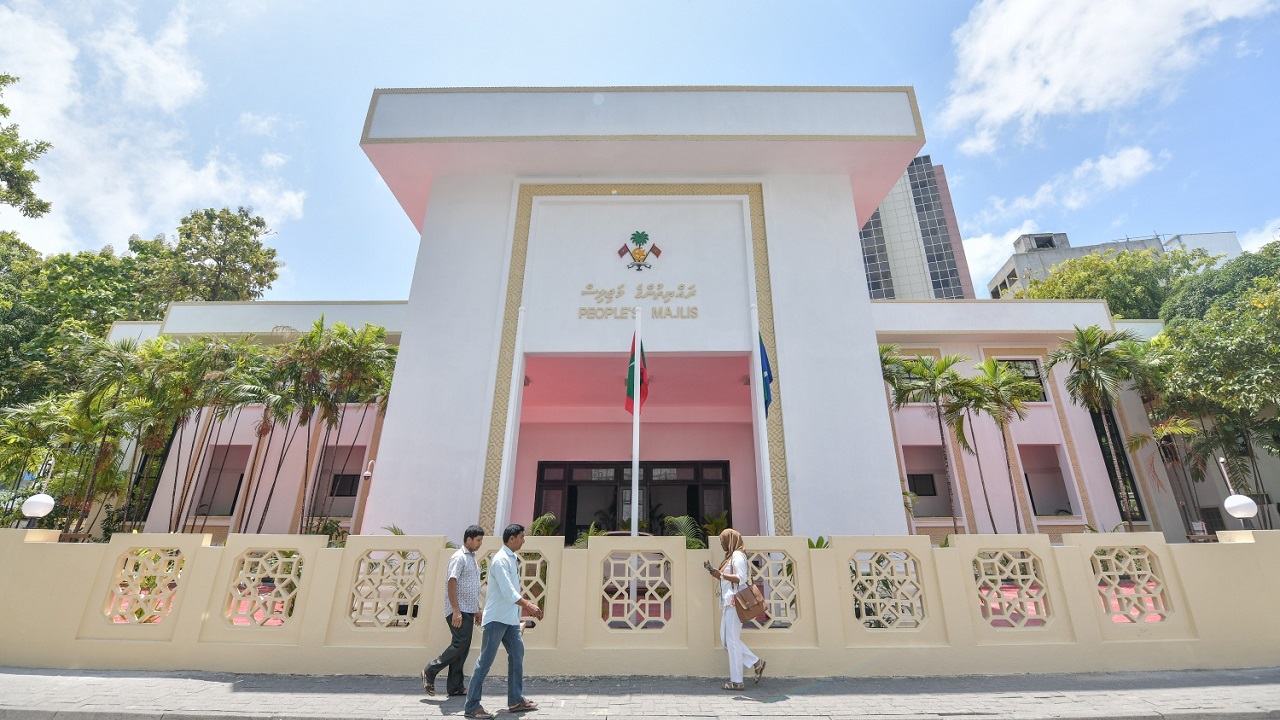 ދައުރުން ބޭރުން ބާއްވާ މަޖިލީހުގެ ޖަލްސާ މި މަހު 13 ގައި