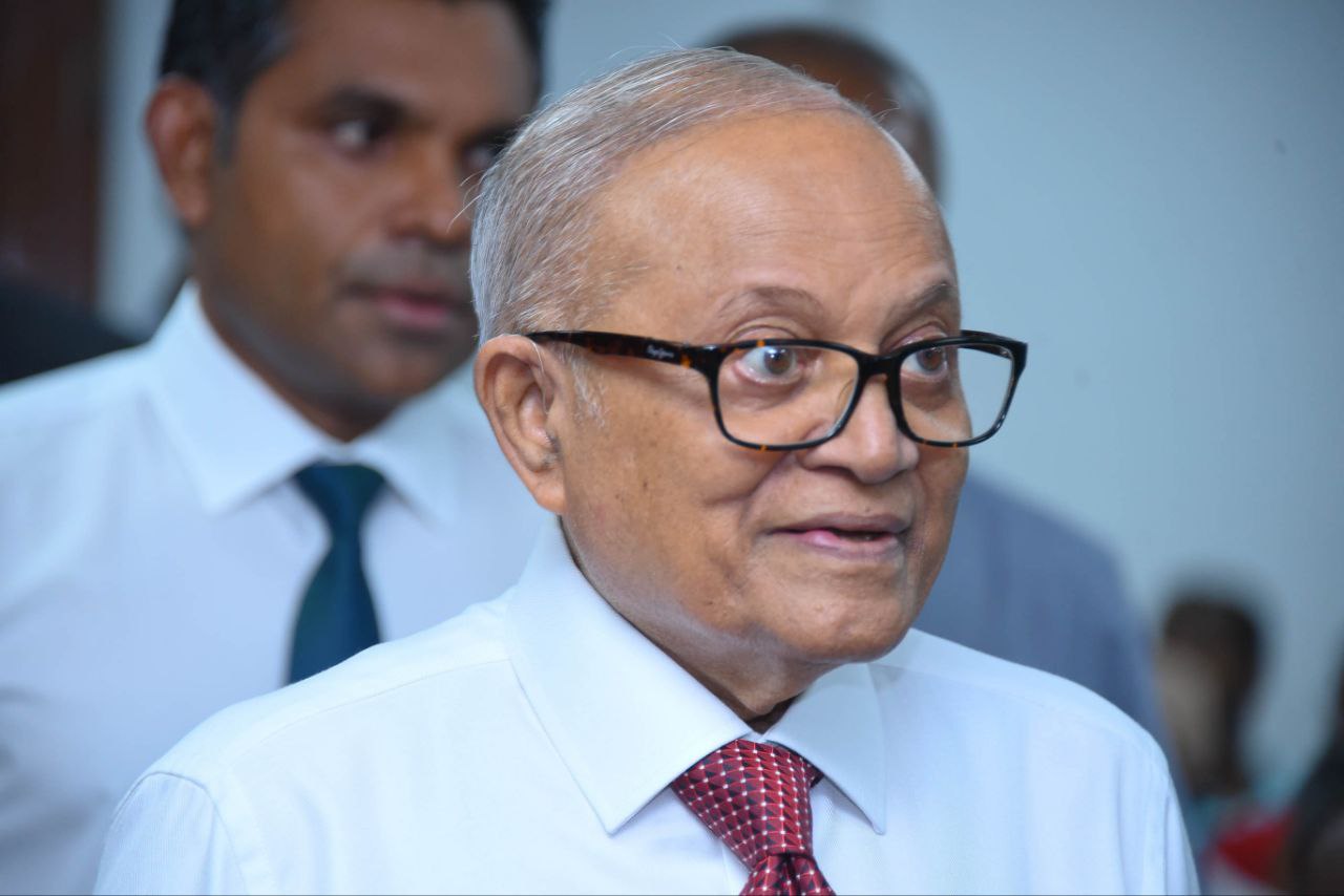 މަރުގެ އަދަބު ތަންފީޒު ކުރުމަކީ ތަރައްގީގެ އުސް ލަނޑުދަނޑިއެއް ކަމަށް ނުދެނަހުރިން: މައުމޫން