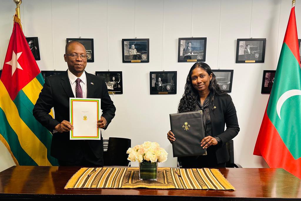 ރާއްޖެ އާއި ޓޯގޯ ރިޕަބްލިކާ ދެމެދު ރަސްމީކޮށް ސިޔާސީ ގުޅުން ގާއިމުކޮށްފި