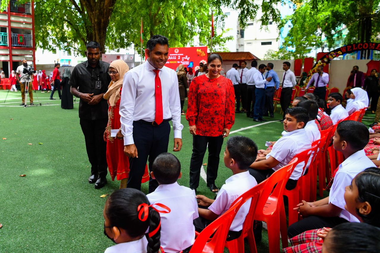 ޓިއުޝަނުން މަހަކު 90 ހާސް ރުފިޔާ! ހައްލެއް ނުހޯދުނު ވިޔަފާރިއެއް