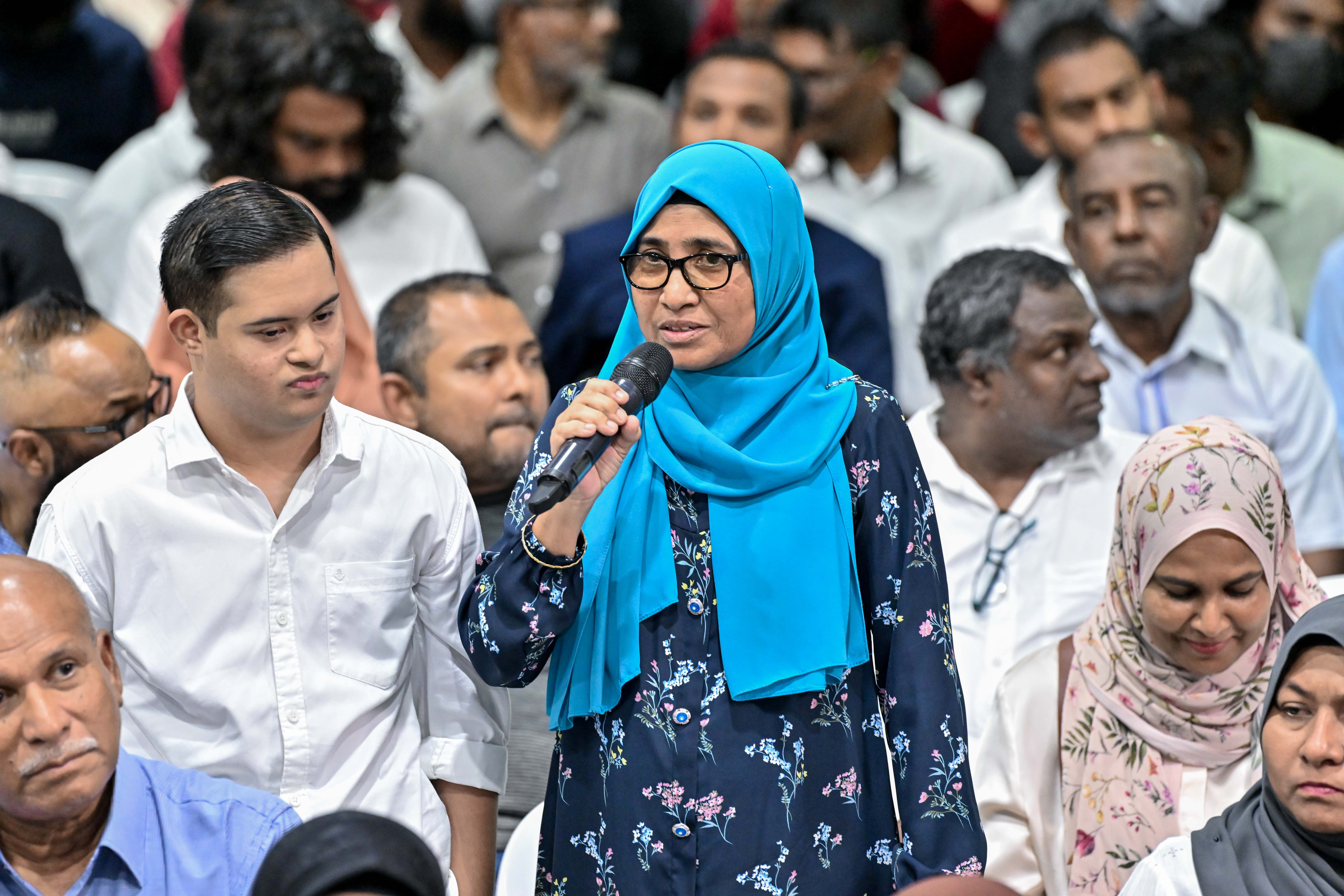 ރައީސްގެ ބައްދަލުވުންތަކަށް ކުރިން ސުވާލު ހުށަހަޅާކަށް ނުޖެހޭނެ: ހީނާ