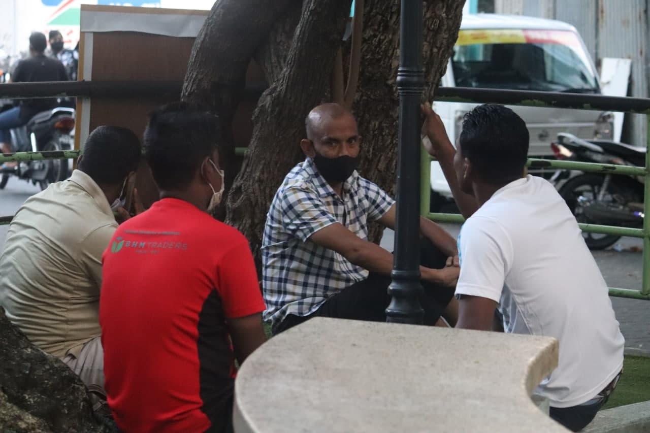 ސްޕެޝަލް އަދި ބިޒްނެސް ވިސާގައި ތިބޭ ބިދޭސީންނަށް ވޯކް ވިސާ ދޫކުރަނީ