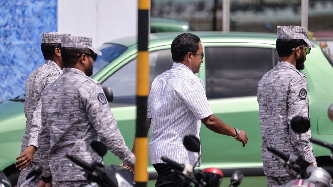 ސުޕްރީމް ކޯޓު ރިސެސްއަށް ދިއުމުގެ ކުރިން ރައީސް ޔާމީނަށް ޙުކުމް ކުރަނީ