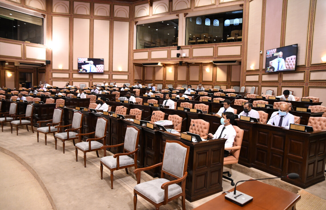 އިންފޮމޭޝަން ކޮމިޝަނަރުކަމަށް ކުރިމަތިލީ ބޭފުޅުންގެ ނަންތައް މަޖިލީހަށް!