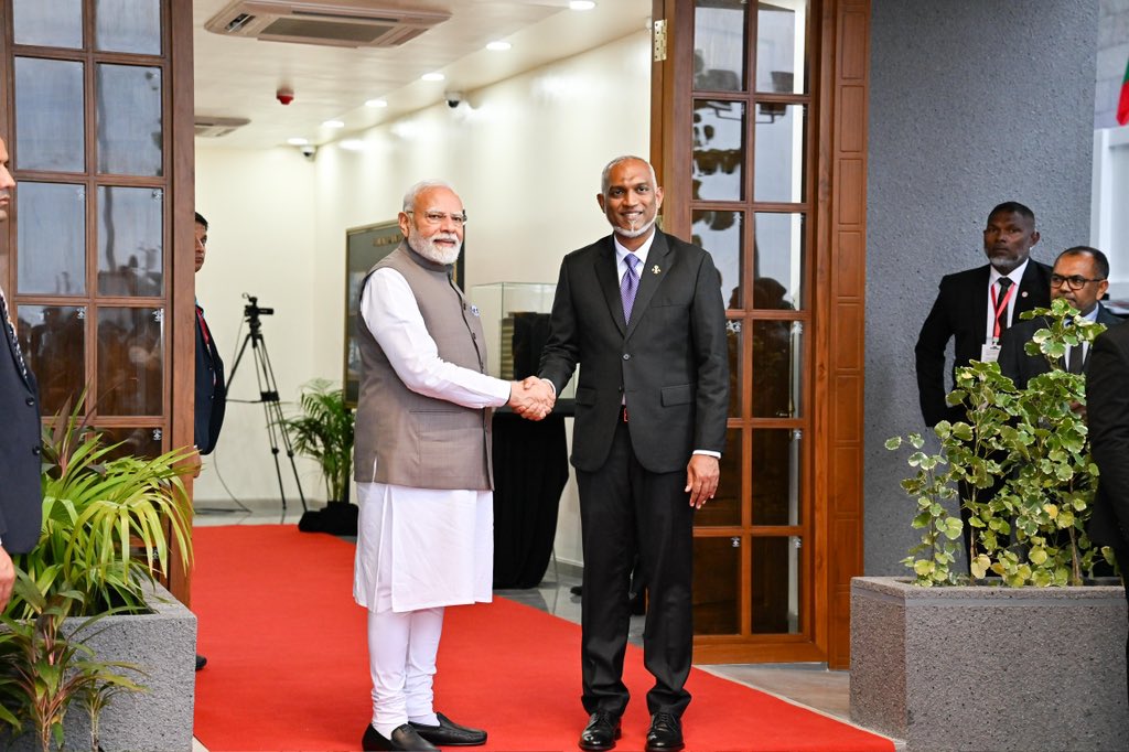 ރައީސް އާއި އިންޑިއާގެ ބޮޑުވަޒީރު، ދިފާއީ ވުޒާރާގެ "ދޮށިމޭނާ" ބިލްޑިންގ ހުޅުވައިދެއްވައިފި