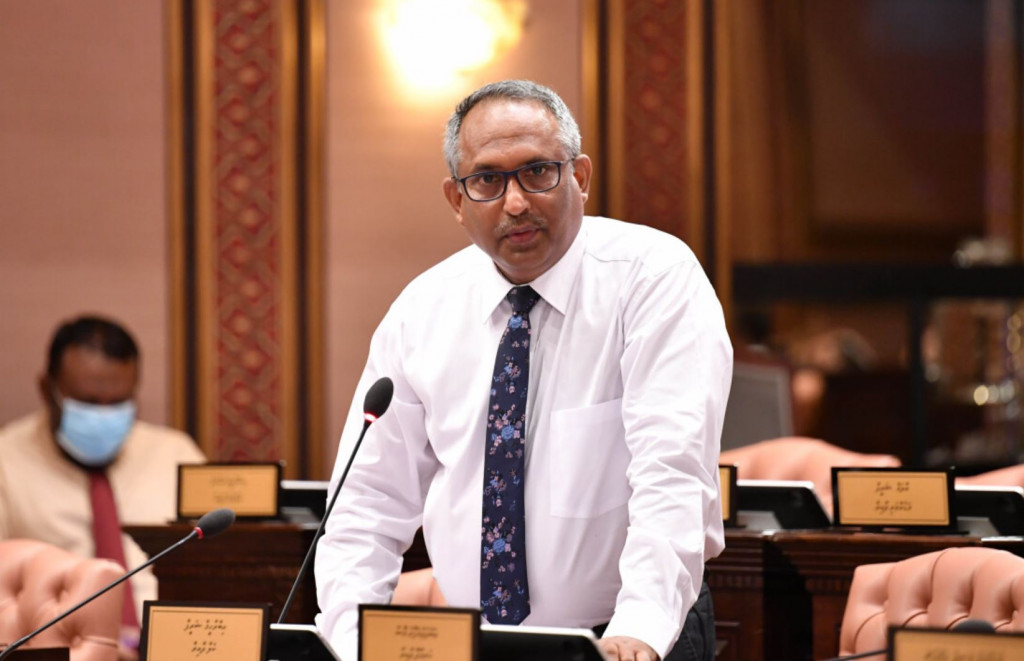 މަޖިލީހުގައި އަޑުގަދަ ކުރެއްވުމުން ކެލާ ދާއިރާގެ މެންބަރުގެ ނަން އިއްވައިފި