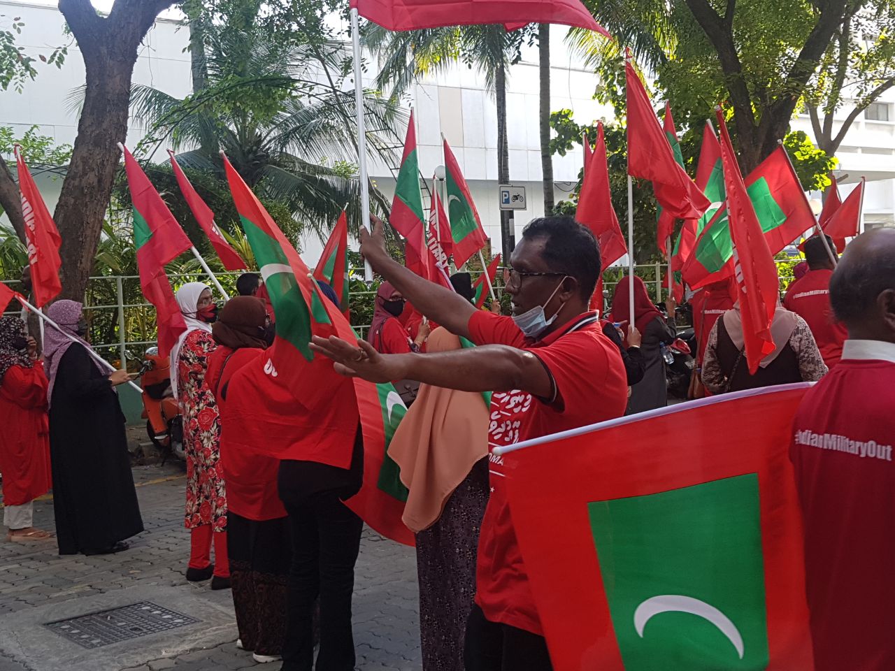 އިންޑިއާ ސިފައިން ރާާއްޖެއިން ބޭލުމަށް ގޮވާލާ އިޙްތިޖާޖެއް ބާއްވައިފި
