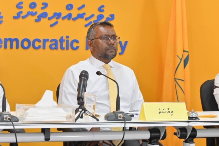 ލާމަރުކަޒީ ނިޒާމު ފުނޑުފުނޑު ކޮށްލުމުގެ މަސައްކަތް ފަށައިފި: ފައްޔާޒު