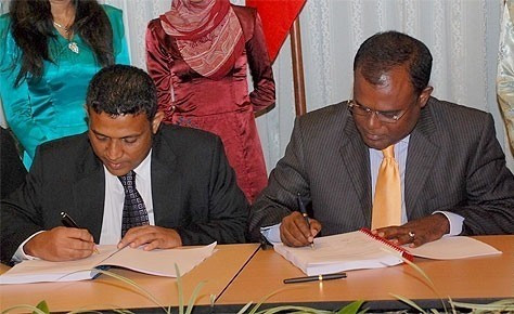 ރައްޔިތުން ސިޔާސީ ގުއި ރޯނުގައި ނުޖެހި، ކަންކަން ރަނގަޅުކުރުމަށް މަސައްކަތް ކުރޭ - ނަފާ ނަސީމް