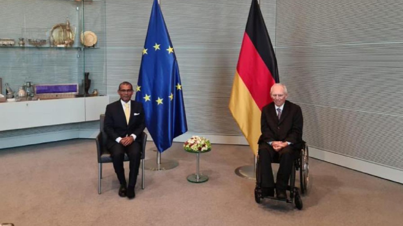 ޖަރުމަނުވިލާތުގެ ޤާނޫނުހަދާ މަޖިލީހުގެ ތިރިގޭގެ ރައީސާ ރައިސް ނަޝީދު ބައްދަލުކުރަށްވައިފި