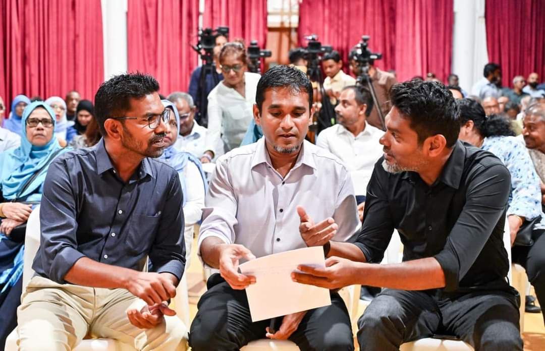 އިޤްތިޞާދީ ދާއިރާގައި މި ސަރުކާރުން ދަނީ ކުރީސަރުކާރުގެ ގޯސްތައް ތަކުރާރު ކުރަމުން: ޑެމްސް