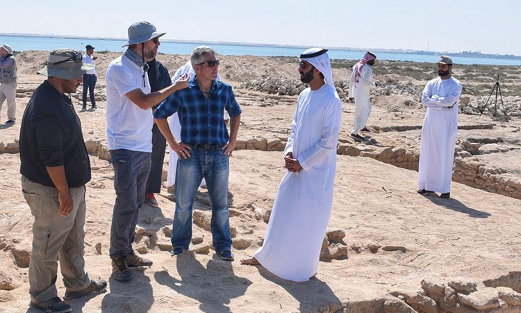 އެކުވެރި އަރަބި އިމާރާތުން މުތްނަގައި އުޅުނު ގަދީމީ އަވަށެއް ހޯދައިފި