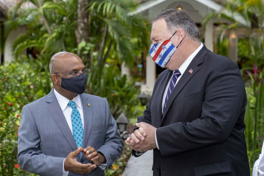 ޕޮމްޕެއޯގެ ދަތުރުފުޅަށް އިދިކޮޅު ކޯލިޝަނުން މަރުހަބާ ކިޔައިފި