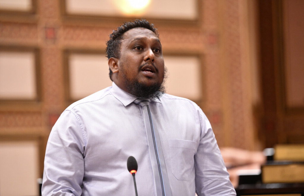 މުޢިއްޒު ހޮވަން މަސައްކަތް ކުރެވުނީތީ މާފަށް އެދެން: މޮސްޓާ