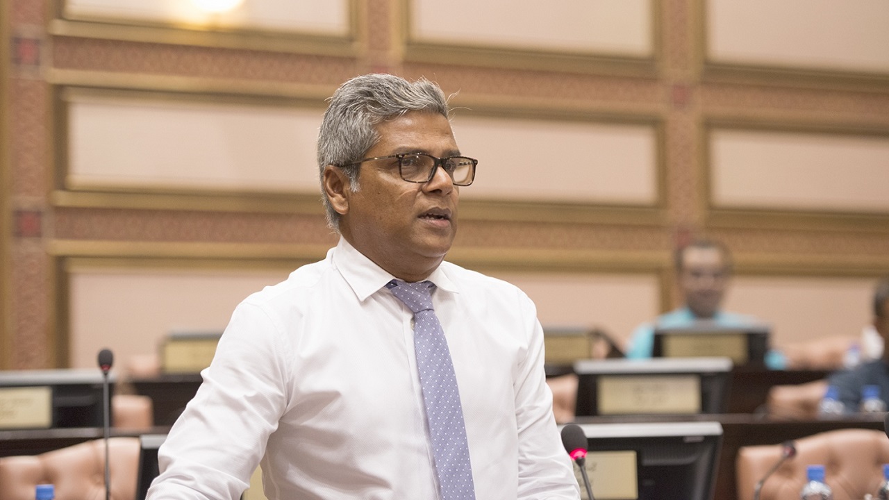 މުޒާހަރާއަށް ނުކުންނަ މެމްބަރުންގެ ގަޔަށް ވެކްސިންގެ ދެޑޯޒް އެއްފަހަރާ ޖަހައިދީ: ރީކޯ