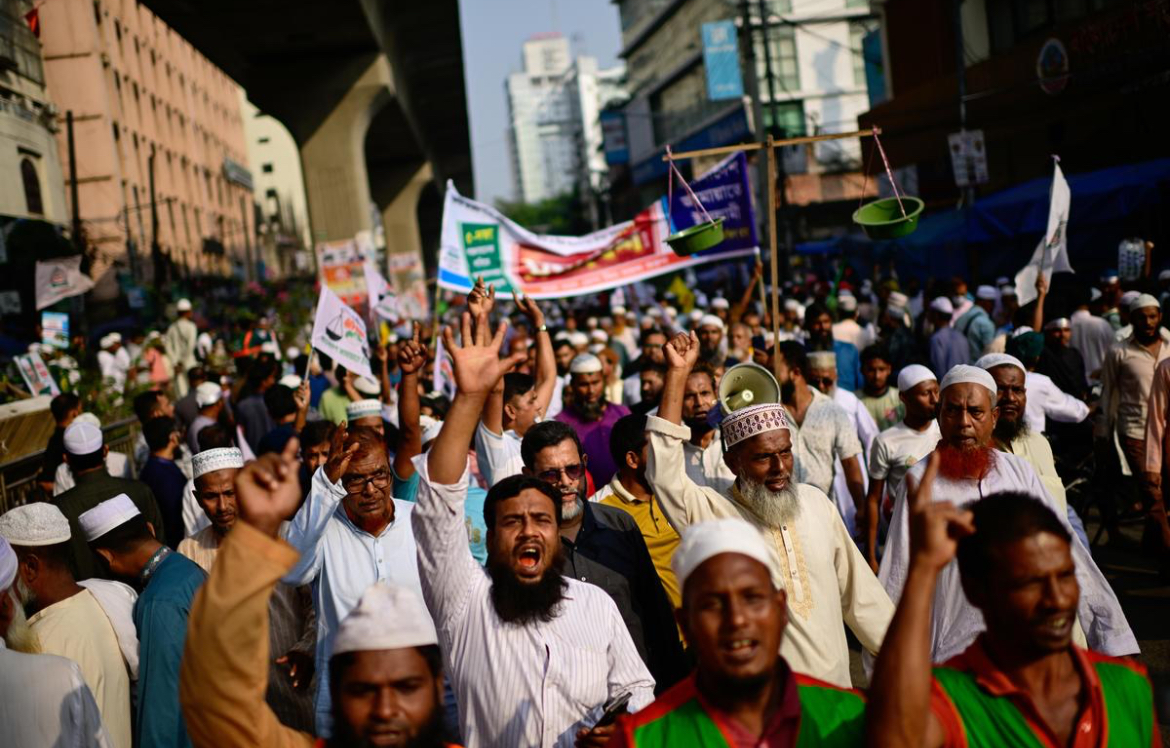 ބަންގްލަދޭޝްގައި ސިޔާސީ ހަމަނުޖެހުންތައް އިތުރުވެ ސަލާމަތީ ފިޔަވަޅުތައް ވަރުގަދަ ކޮށްފި