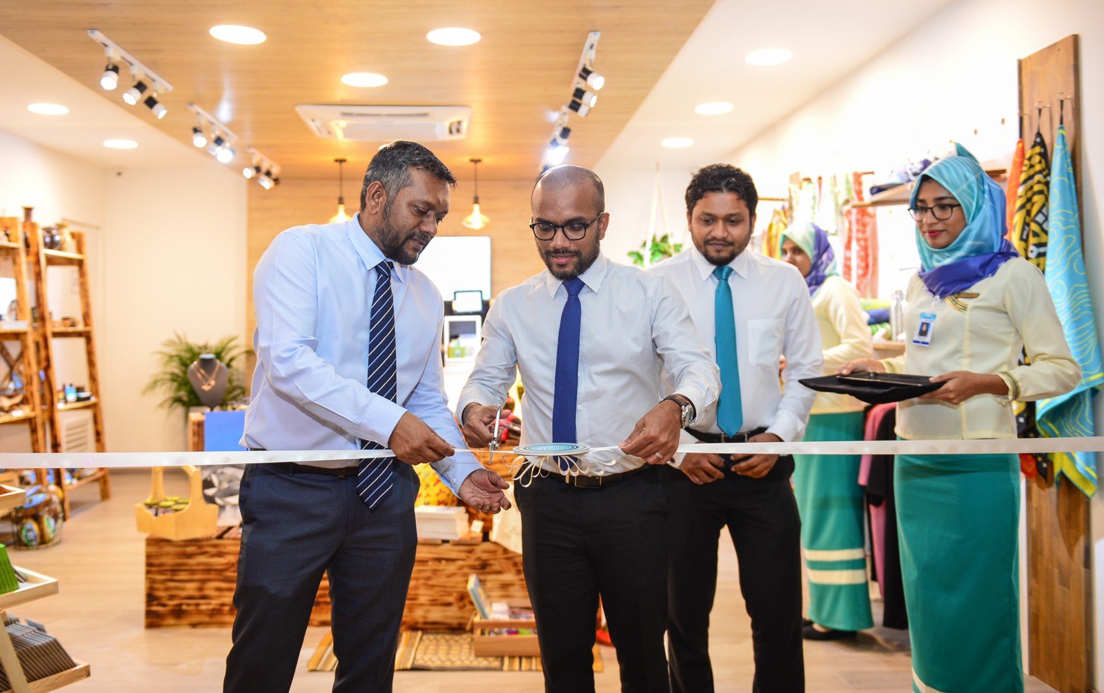 އޮތެންޓިކް މޯލްޑިވްސްގެ ފިހާރައެއް ކޮންމެ ރިސޯޓެއްގައި ހުޅުވަނީ