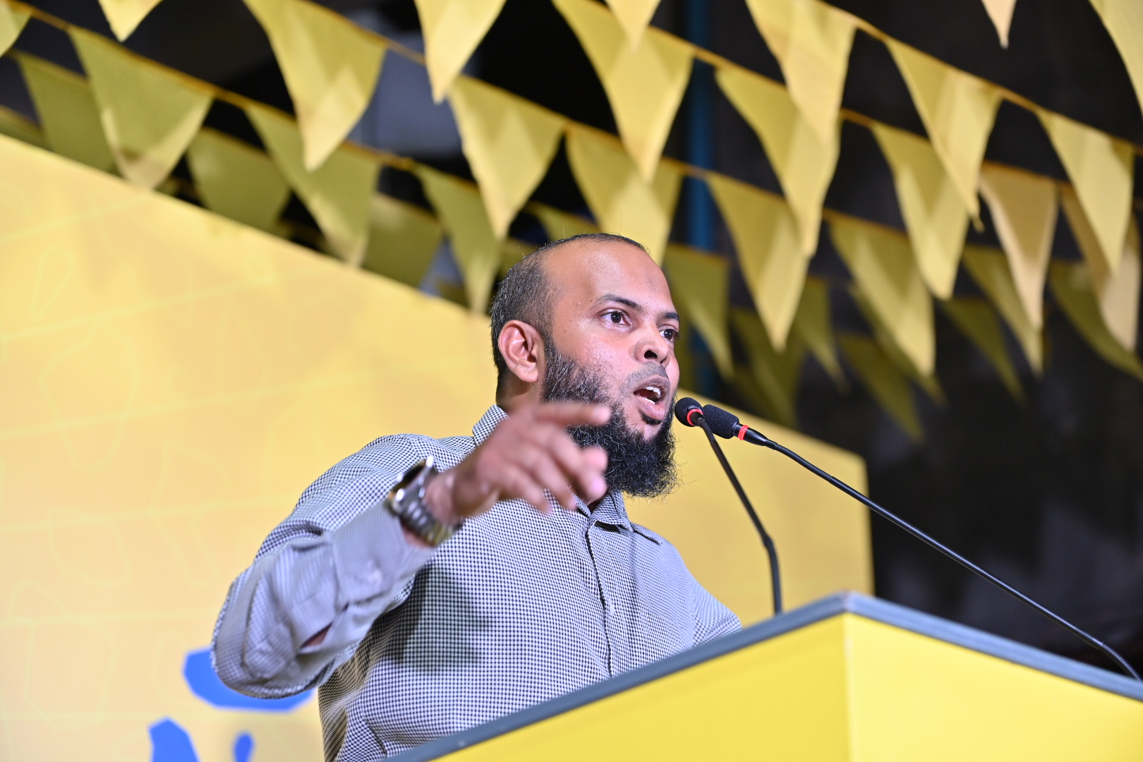 ޑްރޯންއާއި ބަރުހަތިޔާރަށް ބޭކާރު ޚަރަދު ކުރާއިރު، ދައުލަތުގެ މައި ދެ ދޮރާށި ނުބެލެހެއްޓޭ: އިލްޔާސް