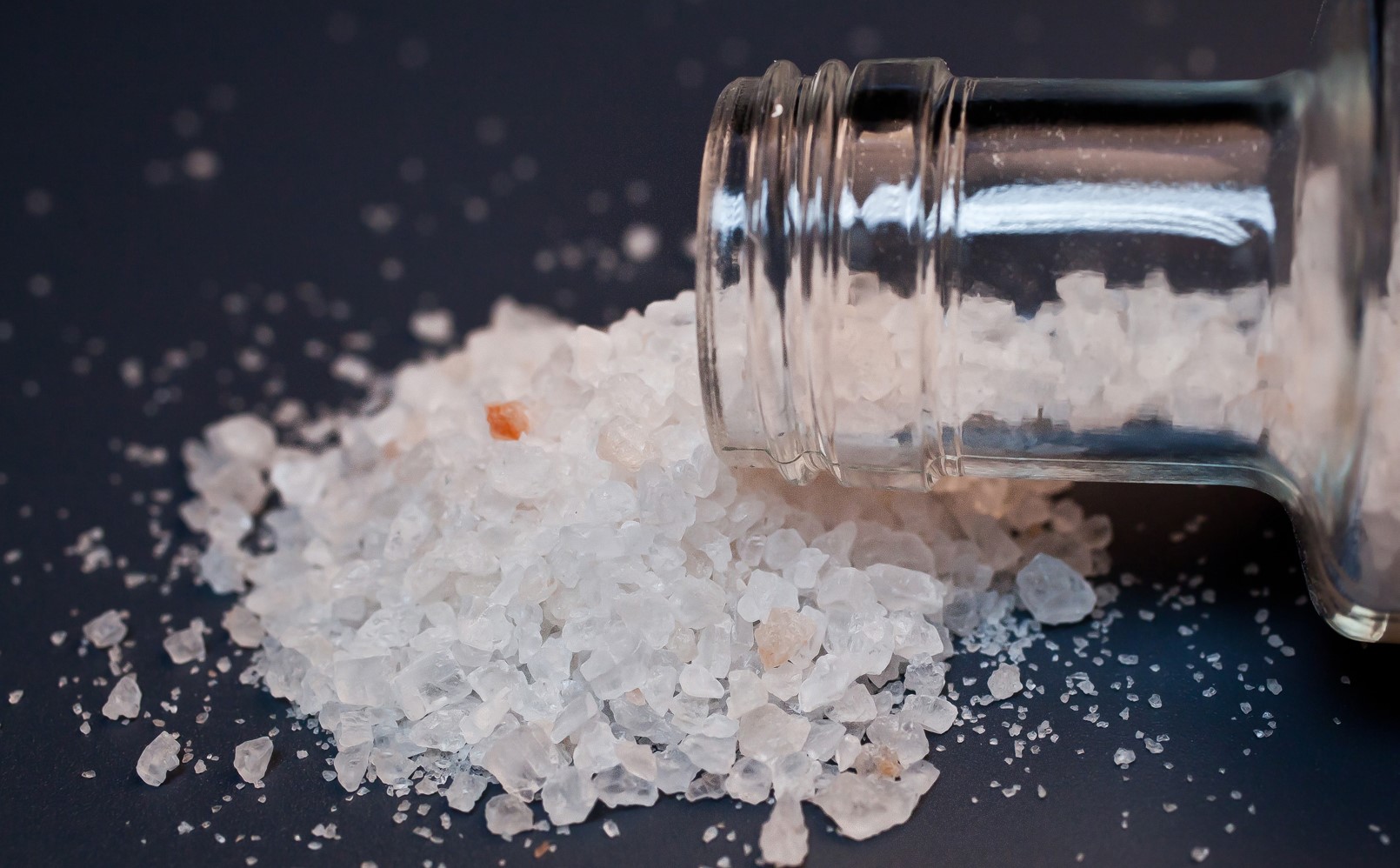 ޕޯސްޓް މެދުވެރިކޮށް އެތެރެ ކުރި އެއްކިލޯގެ މަސްތުވާތަކެތި އަތުލައިގެންފި